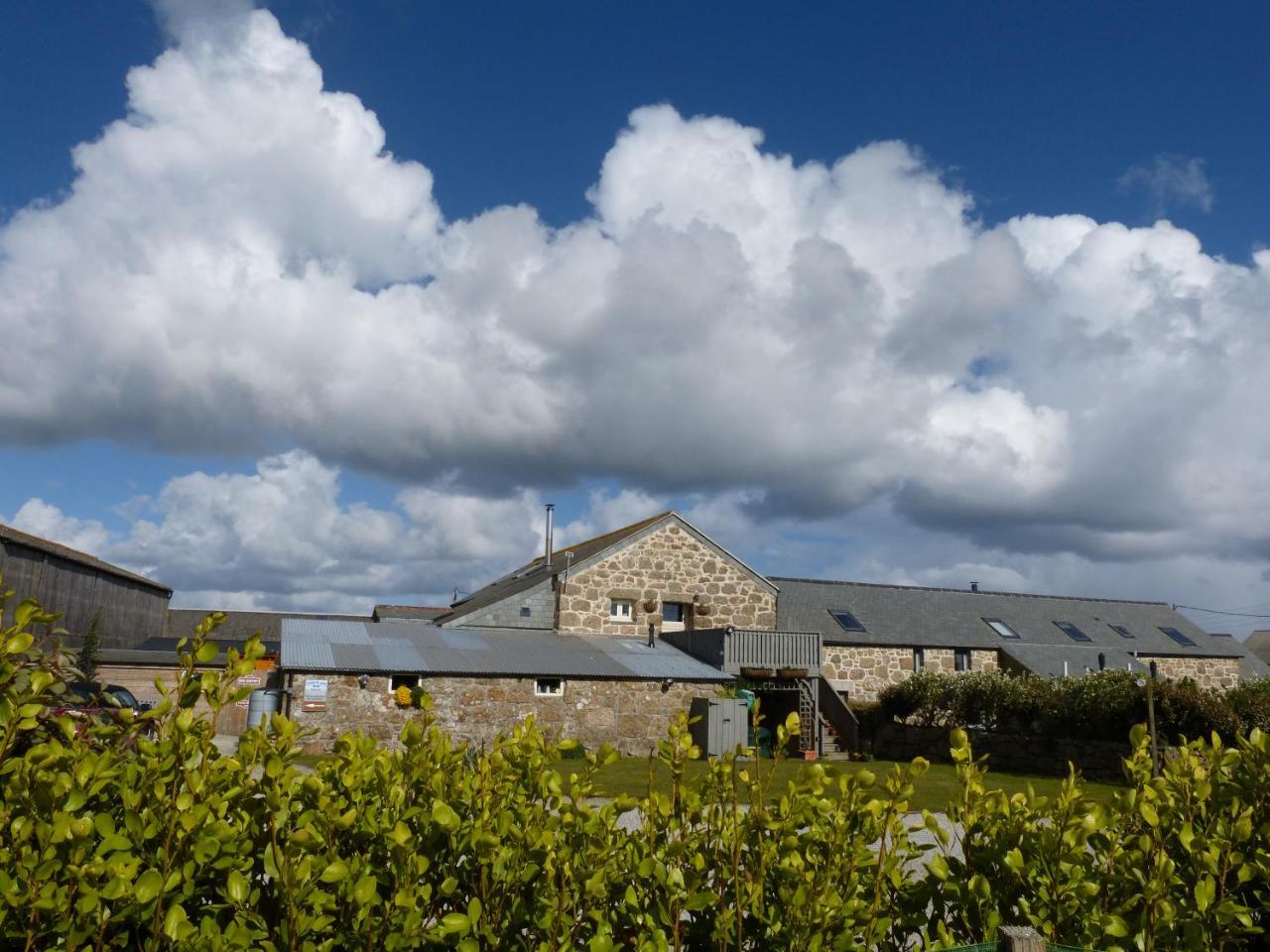 Land'S End Hostel Trevescan Sennen Exterior photo