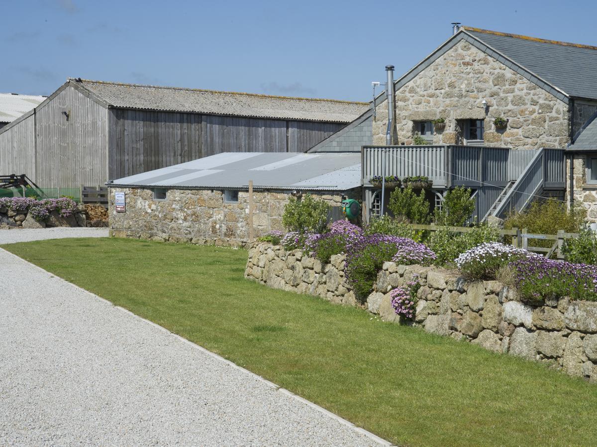 Land'S End Hostel Trevescan Sennen Exterior photo