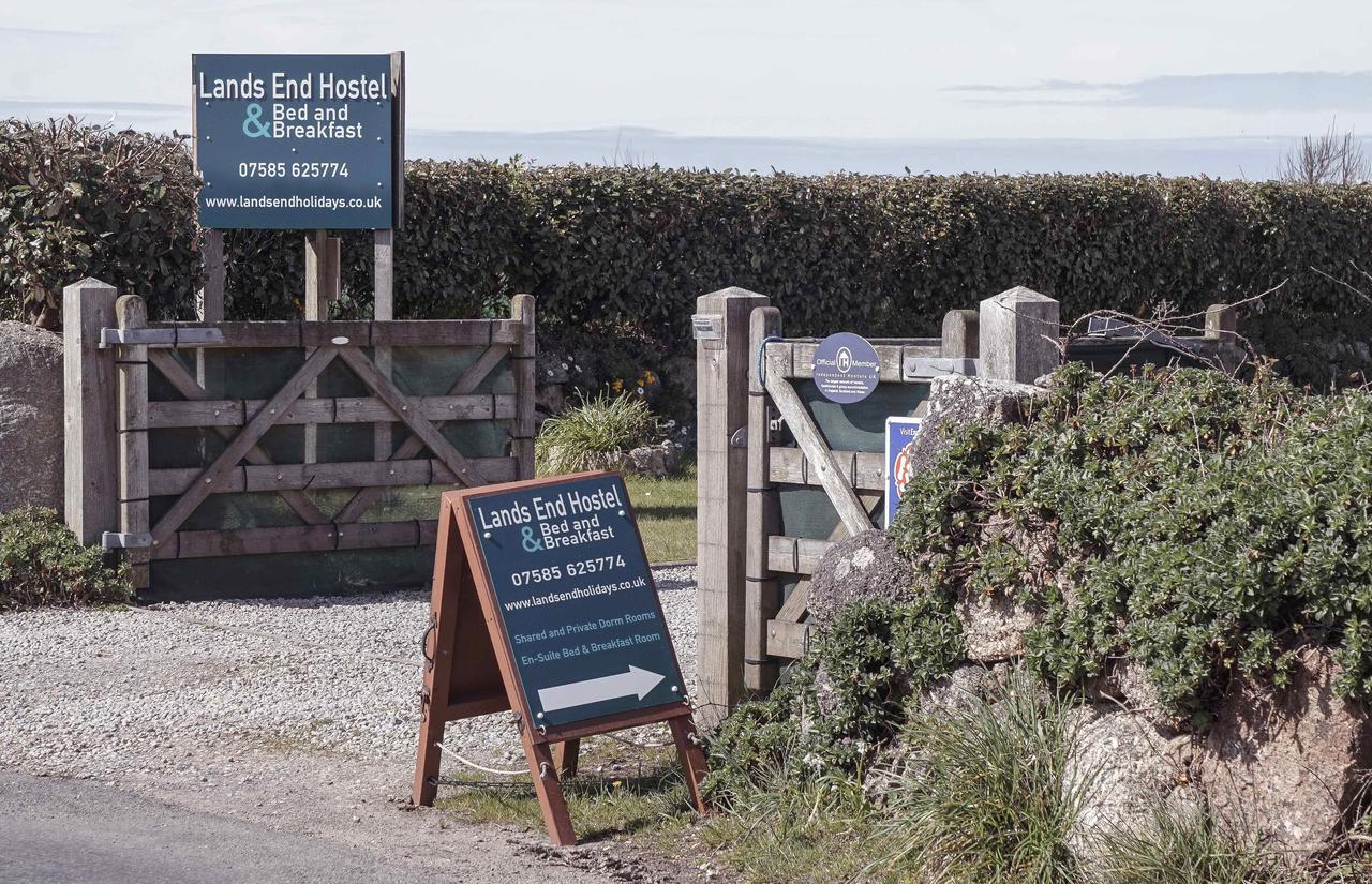 Land'S End Hostel Trevescan Sennen Exterior photo