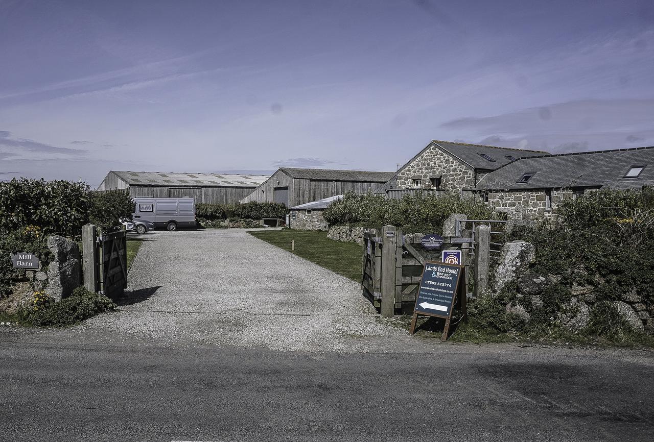 Land'S End Hostel Trevescan Sennen Exterior photo